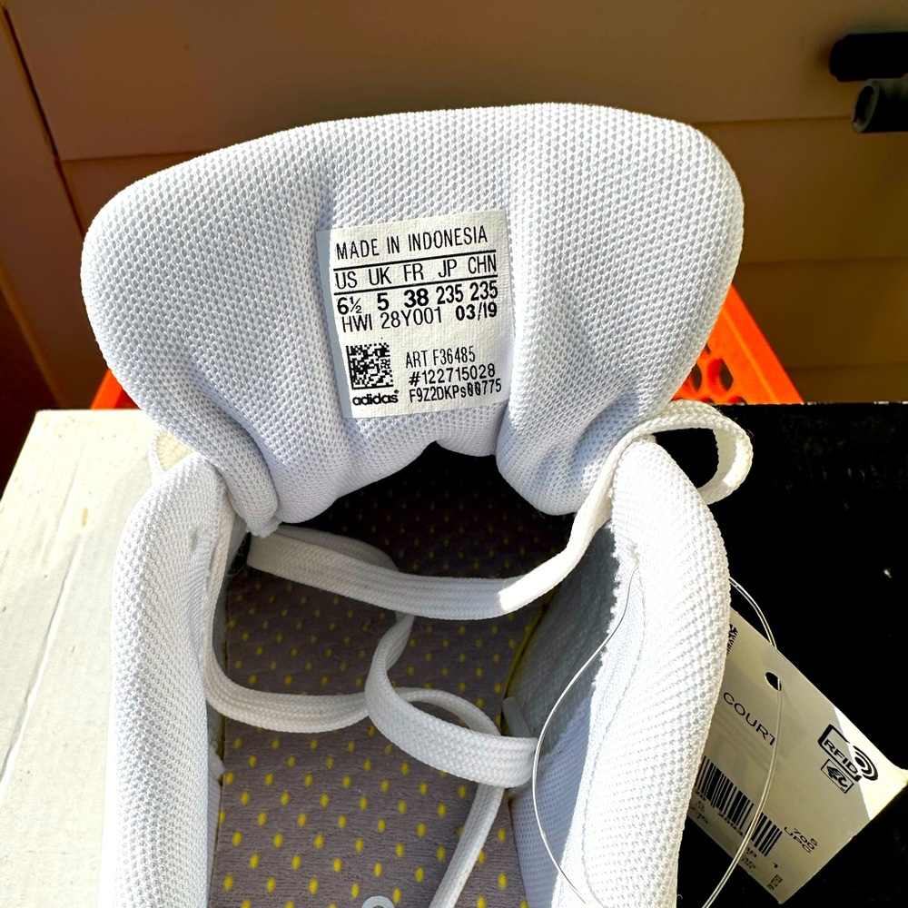 Adidas - Picture 5 of 5
